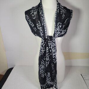 Chicos Black & White Sheer Patterned Scarf With Tassel Accents